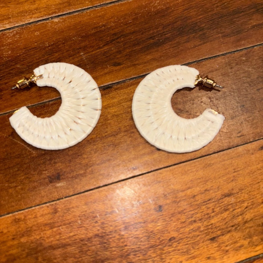 Adidas Cream and Gold Earrings Set - Picture 11 of 12